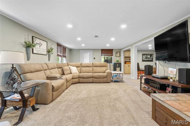 281 S 9th Street, East Alton, IL 62024