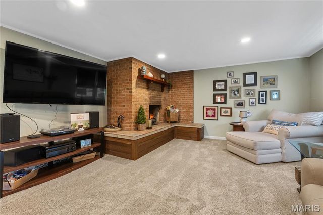 281 S 9th Street, East Alton, IL 62024