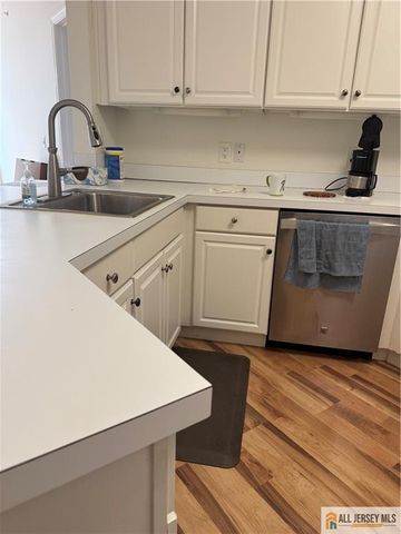 1409 Cedar Village Boulevard 1409, East Brunswick, NJ 08816