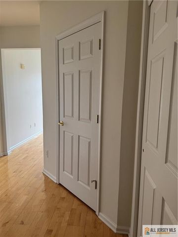 1409 Cedar Village Boulevard 1409, East Brunswick, NJ 08816