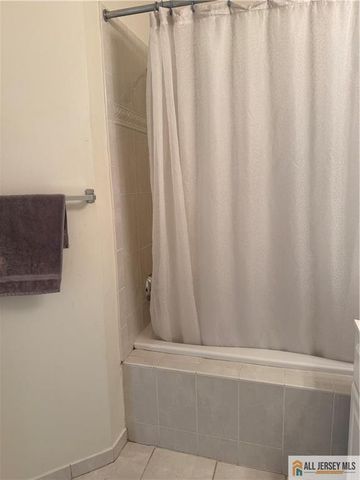 1409 Cedar Village Boulevard 1409, East Brunswick, NJ 08816