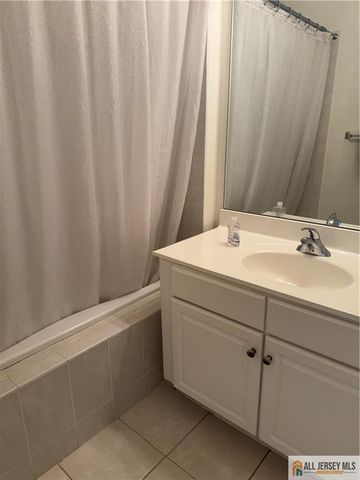 1409 Cedar Village Boulevard 1409, East Brunswick, NJ 08816