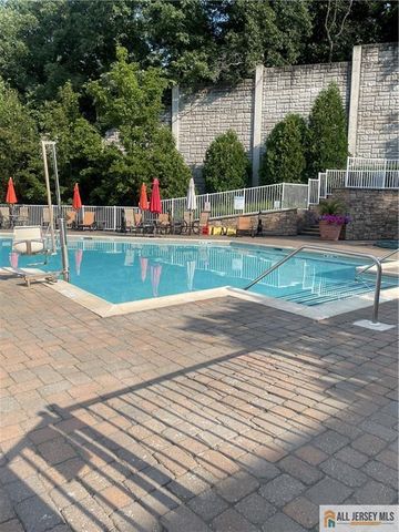 1409 Cedar Village Boulevard 1409, East Brunswick, NJ 08816