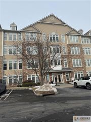 1409 Cedar Village Boulevard 1409, East Brunswick, NJ 08816