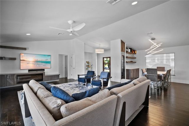 266 Egret AVE, Naples, FL 34108