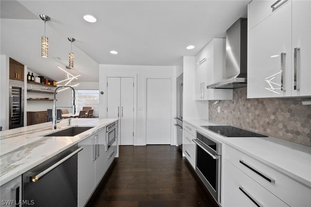 266 Egret AVE, Naples, FL 34108