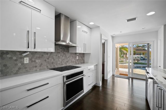 266 Egret AVE, Naples, FL 34108