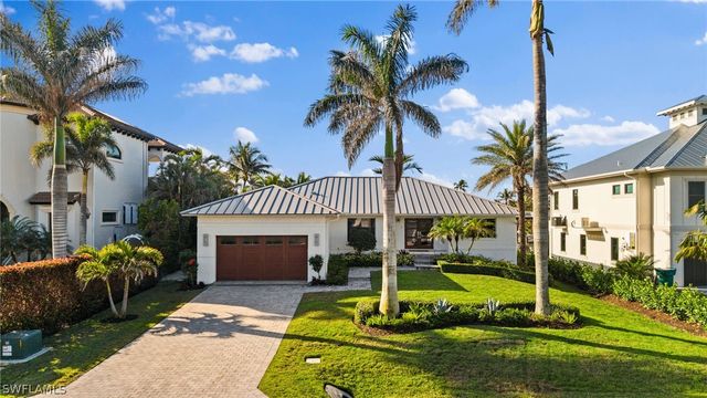 266 Egret AVE, Naples, FL 34108