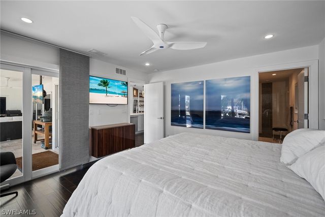 266 Egret AVE, Naples, FL 34108