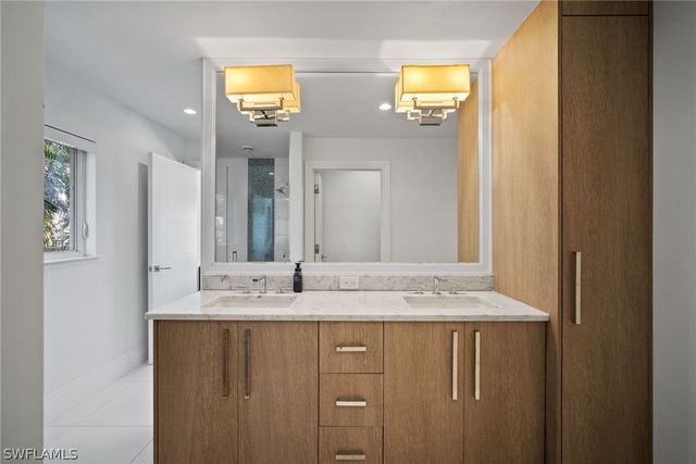 266 Egret AVE, Naples, FL 34108