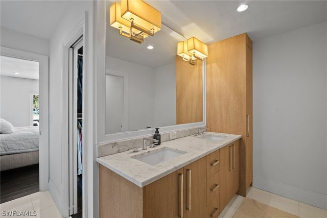 266 Egret AVE, Naples, FL 34108