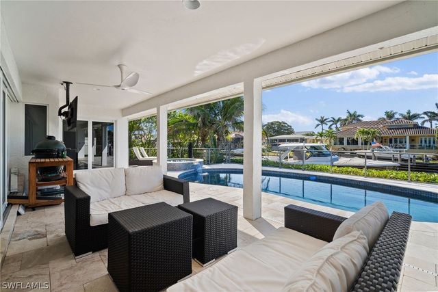 266 Egret AVE, Naples, FL 34108