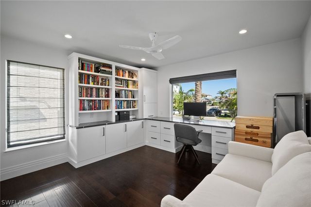 266 Egret AVE, Naples, FL 34108