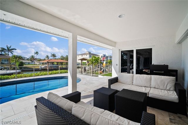 266 Egret AVE, Naples, FL 34108