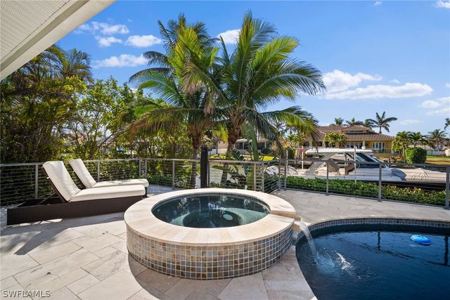 266 Egret AVE, Naples, FL 34108