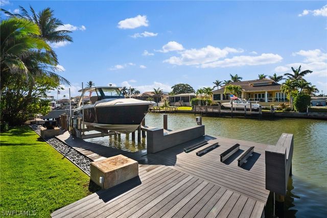 266 Egret AVE, Naples, FL 34108