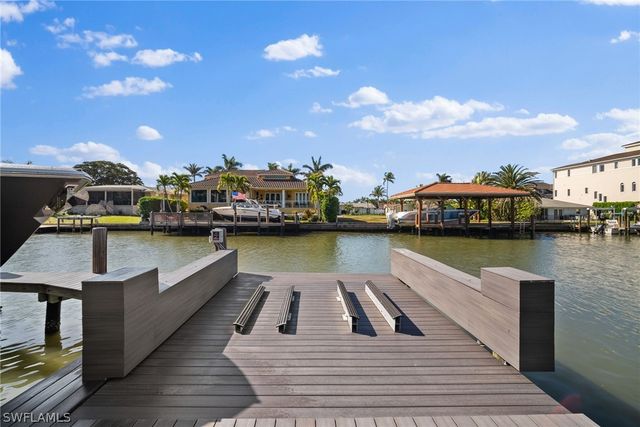 266 Egret AVE, Naples, FL 34108