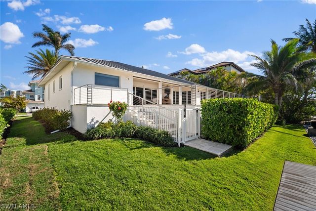 266 Egret AVE, Naples, FL 34108