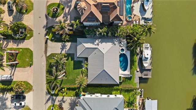 266 Egret AVE, Naples, FL 34108