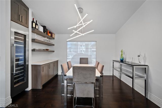 266 Egret AVE, Naples, FL 34108