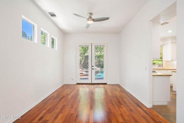 921 Ellesmere Way, Oak Park, CA 91377