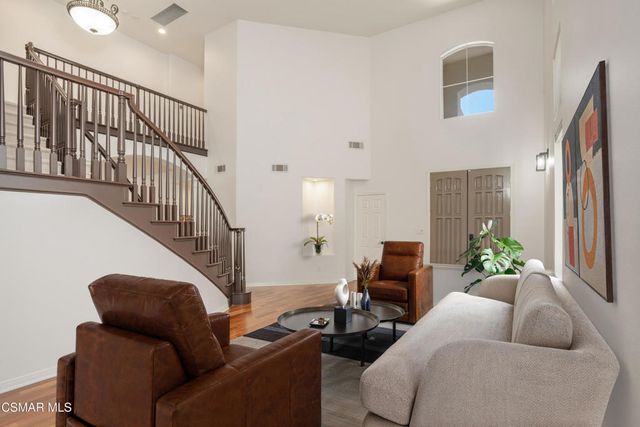 921 Ellesmere Way, Oak Park, CA 91377