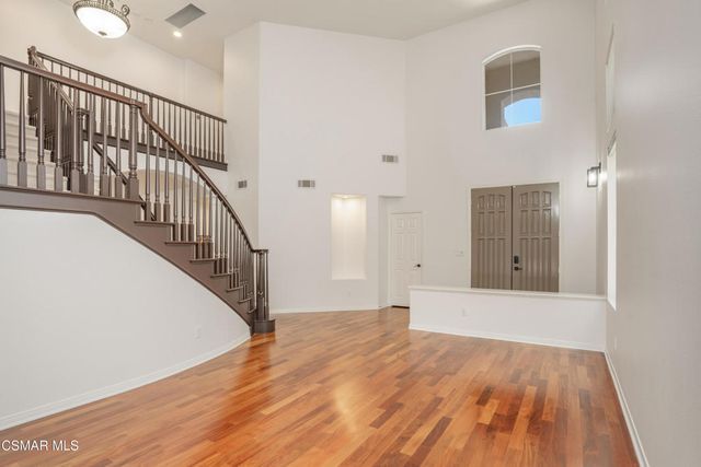 921 Ellesmere Way, Oak Park, CA 91377