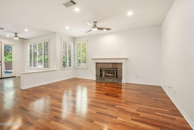 921 Ellesmere Way, Oak Park, CA 91377
