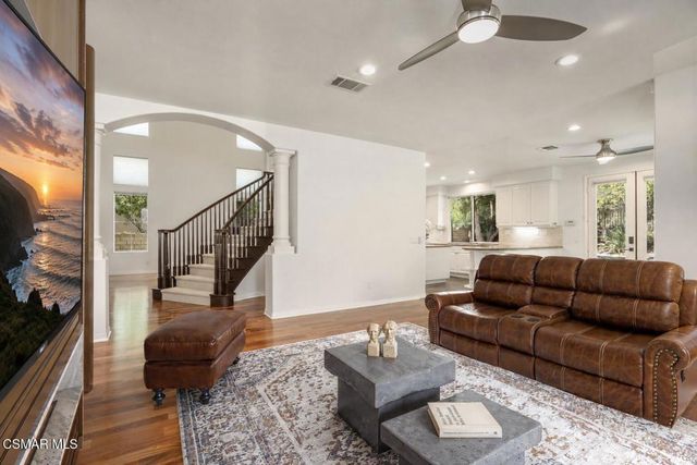 921 Ellesmere Way, Oak Park, CA 91377