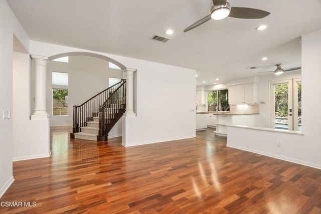 921 Ellesmere Way, Oak Park, CA 91377