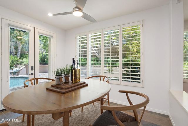 921 Ellesmere Way, Oak Park, CA 91377