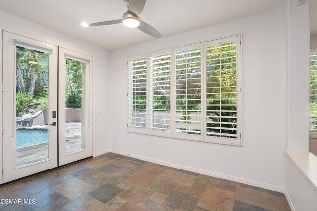 921 Ellesmere Way, Oak Park, CA 91377