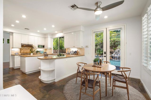 921 Ellesmere Way, Oak Park, CA 91377