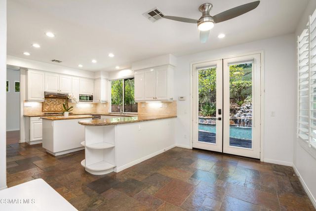 921 Ellesmere Way, Oak Park, CA 91377