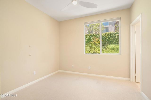 921 Ellesmere Way, Oak Park, CA 91377