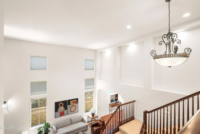 921 Ellesmere Way, Oak Park, CA 91377