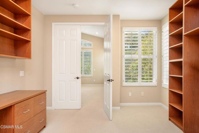 921 Ellesmere Way, Oak Park, CA 91377