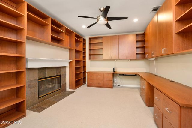 921 Ellesmere Way, Oak Park, CA 91377