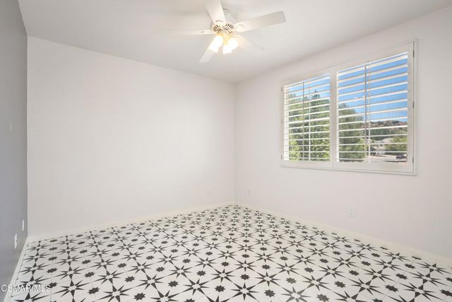 921 Ellesmere Way, Oak Park, CA 91377