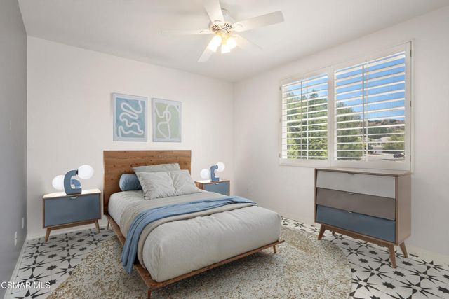 921 Ellesmere Way, Oak Park, CA 91377