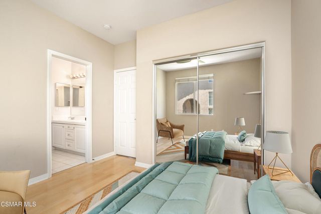 921 Ellesmere Way, Oak Park, CA 91377