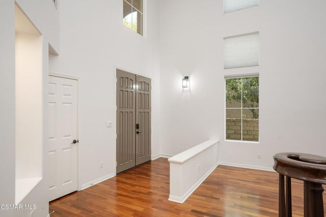 921 Ellesmere Way, Oak Park, CA 91377