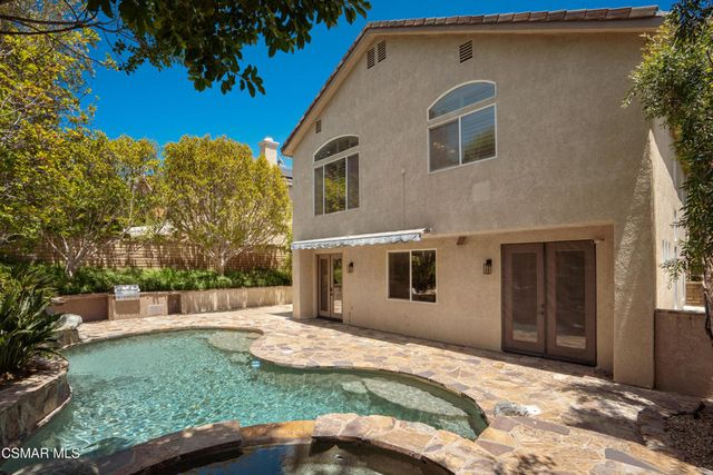 921 Ellesmere Way, Oak Park, CA 91377