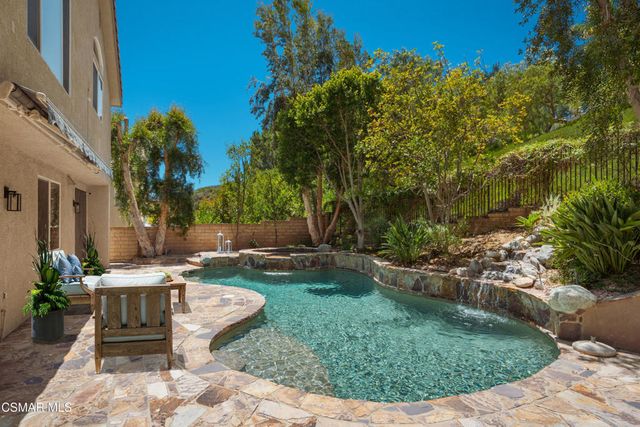 921 Ellesmere Way, Oak Park, CA 91377
