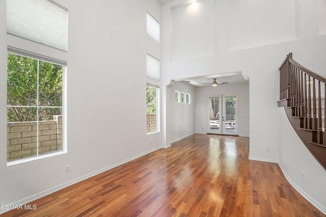 921 Ellesmere Way, Oak Park, CA 91377