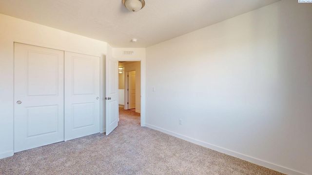 4738 W Quinault Place, Kennewick, WA 99336