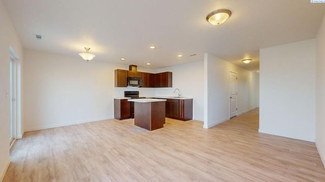 4738 W Quinault Place, Kennewick, WA 99336