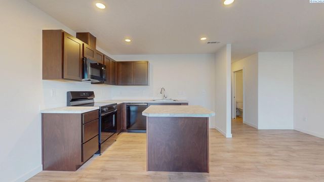 4738 W Quinault Place, Kennewick, WA 99336