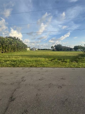 2724 NW 11TH STREET, Cape Coral, FL 33993