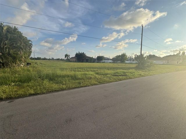 2724 NW 11TH STREET, Cape Coral, FL 33993